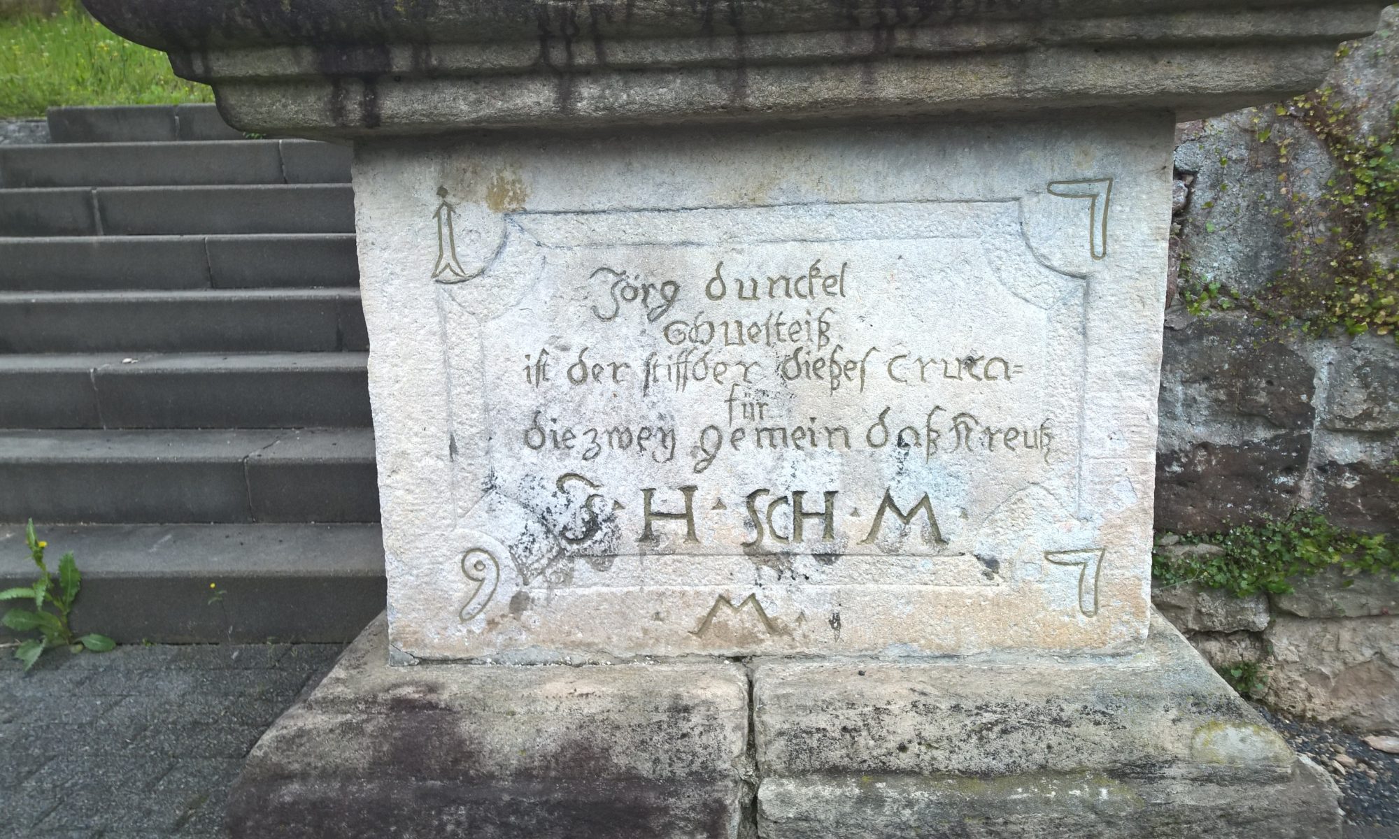 Schultheiß Jörg Dunkel stiftet 1797 das Kreuz auf dem Friedhof